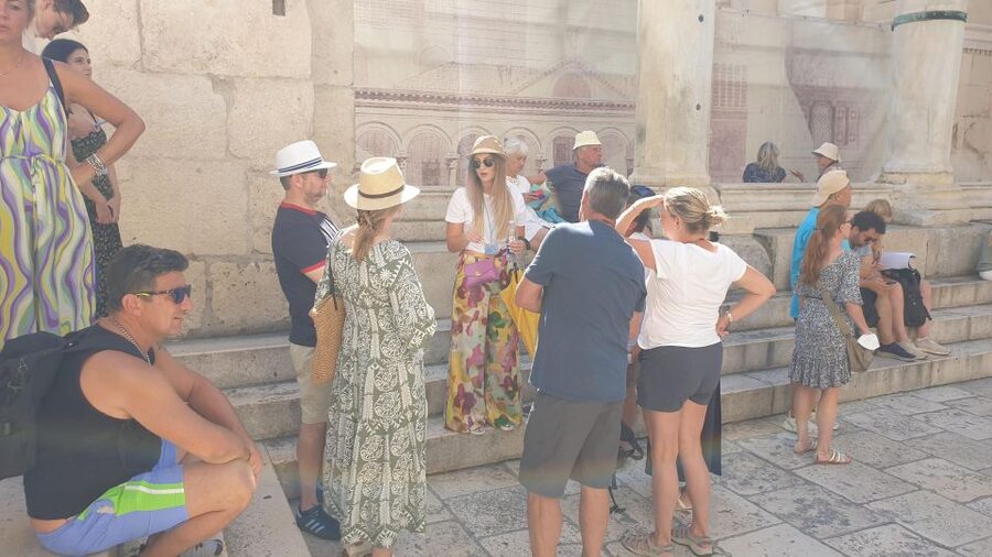 Split: History and Heritage Walking Tour - Walking through a 1,700-year-old palace