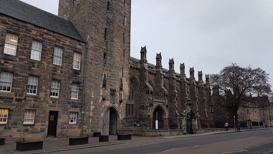 St Andrews: 90-Minute Historical Walking Tour - St Salvator’s College and the final stretch