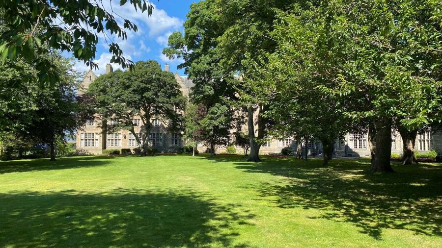 St Andrews: Town, Golf, and Old Course History Tour - Passing St Andrews Castle and the Bishop’s Palace