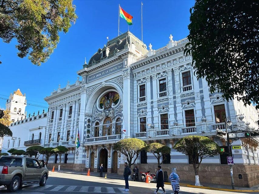 Sucre: Free Walking tour (History, culture and traditions) - The old university and its quiet courtyards
