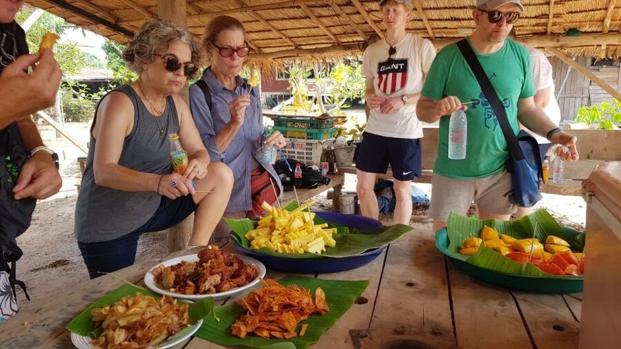 Sukhothai: Full-Day Historical Park Cycling Tour with Lunch - Should you book it?