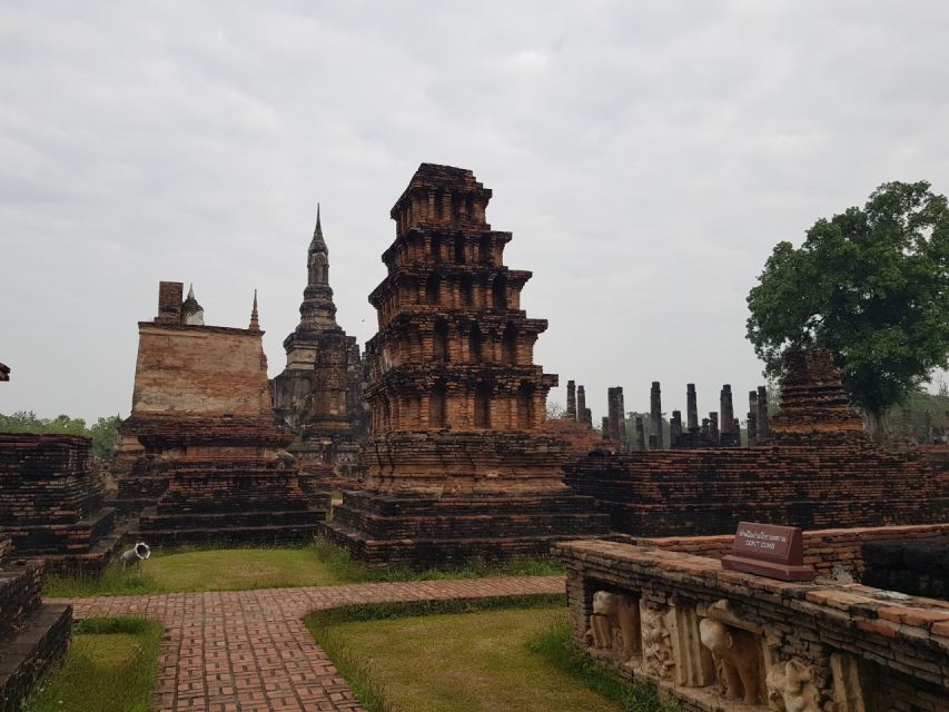 Sukhothai: Full-Day Historical Park Cycling Tour with Lunch - Why Sukhothai works so well by bicycle