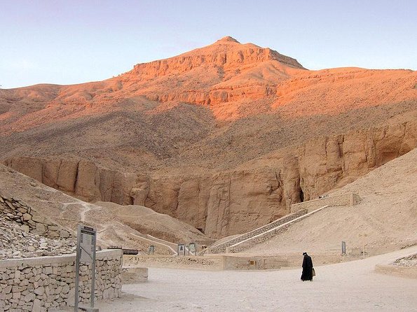 Sunrise Hot Air Balloon Over the Historical sites in Luxor - Key points at a glance