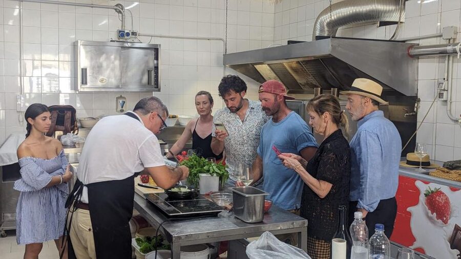 Syracuse: Traditional Cooking Class & Ancient Market Visit - Walking through the Ortigia market