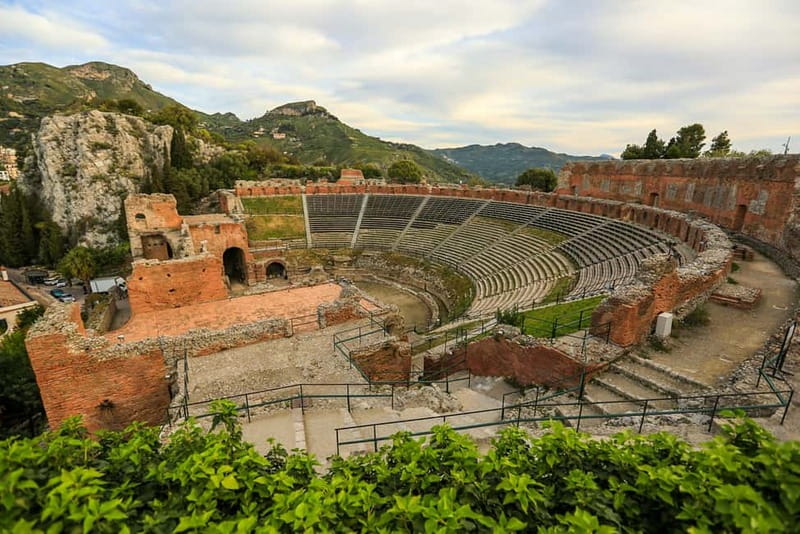 Taormina: Ancient Theater Skip-the-Line Ticket & Audio Guide - Arriving at the box office and entering