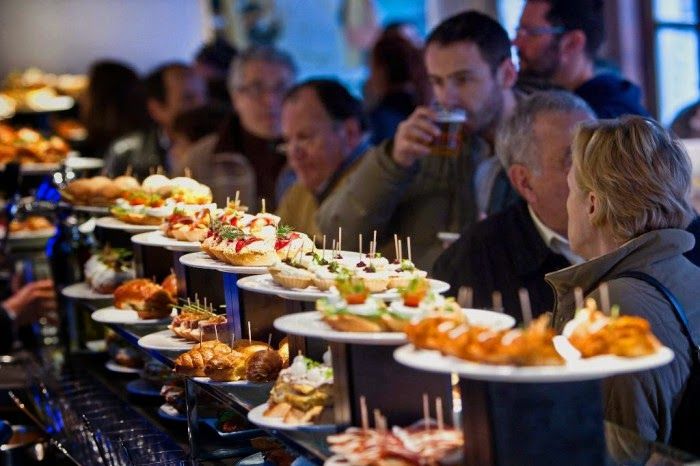 Tapas Crawl in Madrid Historical Quarter for Lunch or Dinner - Key points at a glance