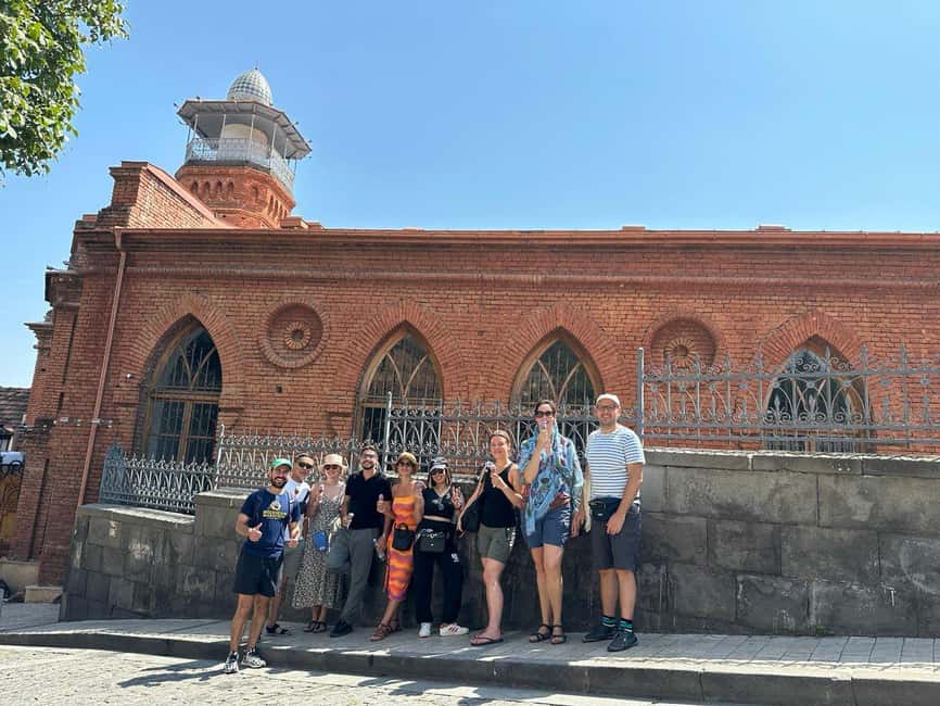 Tbilisi: Discover History on an Old Town Walking Tour - The Great Synagogue and Tbilisi’s mix of faiths