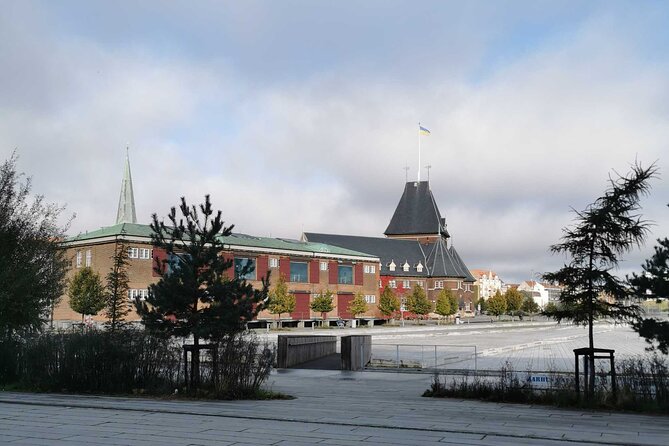 The Ancient Viking Stronghold of Aros: A Self-Guided Audio Tour in Aarhus - The Fountain of Endless Connection