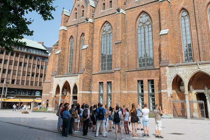 The Local Tour of Hamburg Historic Centre - Crossing Hamburg’s old divide at Trostbrücke