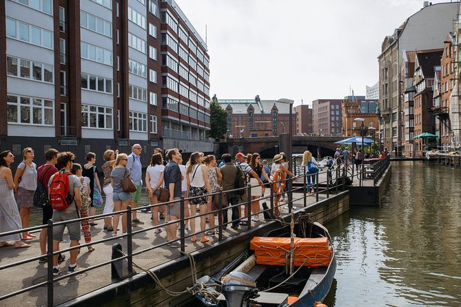 The Local Tour of Hamburg Historic Centre - Deichstrasse and the taste of old Hamburg