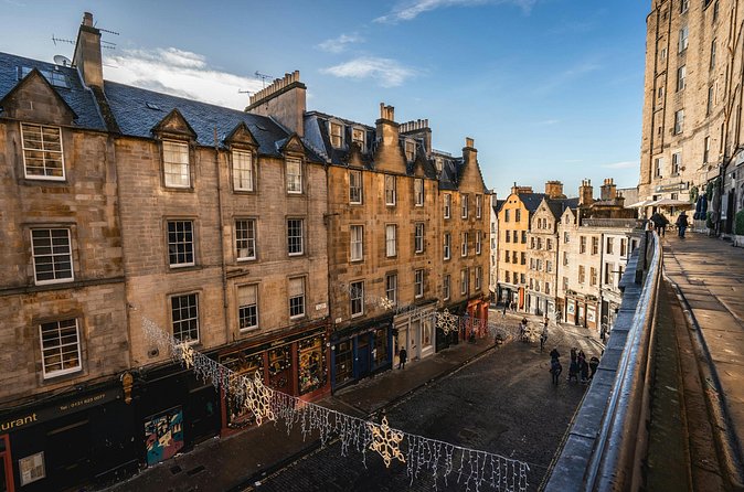 Thirsty for Edinburgh: Scotlands Best Historical Pub Tour - Greyfriars Kirk and a heartwarming escape