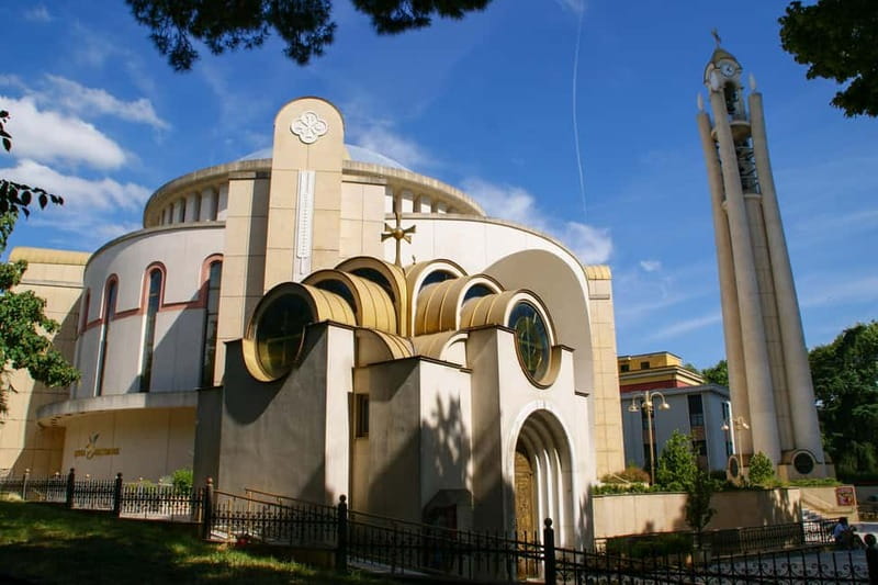 "Tirana to Albania: Tracing a Historical Path Tour" - The key points at a glance
