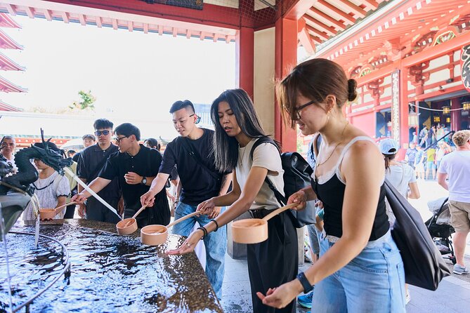 Tokyo: Asakusa & Sensoji ー Oldest Temple Walking Tour (2hrs) - Old Edo atmosphere on the shopping streets