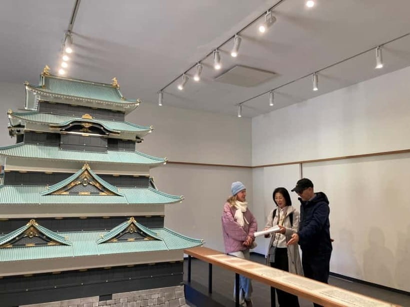 Tokyo: Edo Castle & East Garden of the Imperial Palace Tour - Starting at the Wadakura Fountain