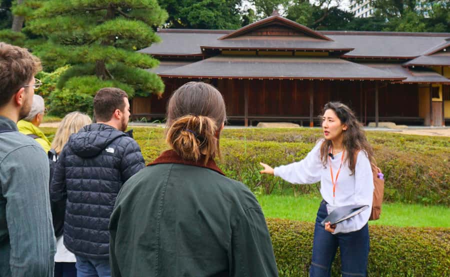 Tokyo: Imperial Palace Japanese History Walking Tour - Shoguns, Daimyos, and the Old Ranking System