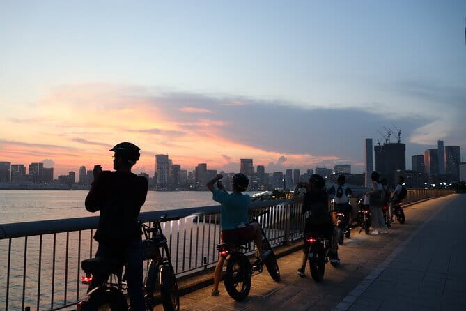 Tokyo: Shinjuku Historical Walking Tour & Secret Backstreets - What the guide adds for $25.20