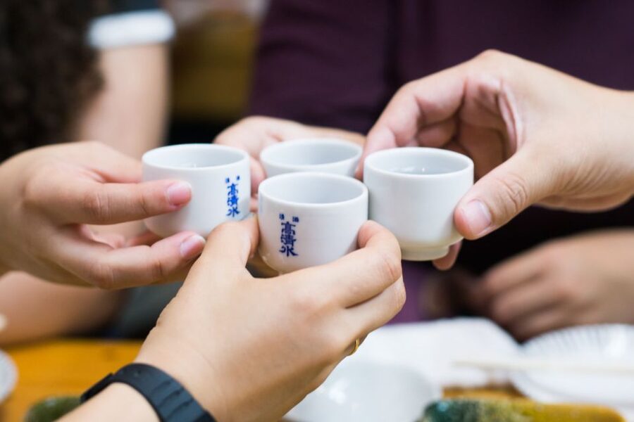 Tokyo: The Best of Izakaya in Shinjuku Food & Cultural Tour - A small group makes a practical difference