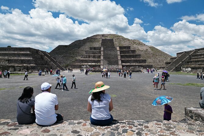 Tour to Teotihuacan with visit to ancient caves and CDMX transportation - Why this Teotihuacan day is different