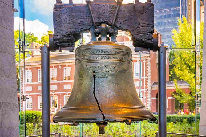 True Crime Philadelphia and History Tour - Franklin’s grave and the city’s founding generation