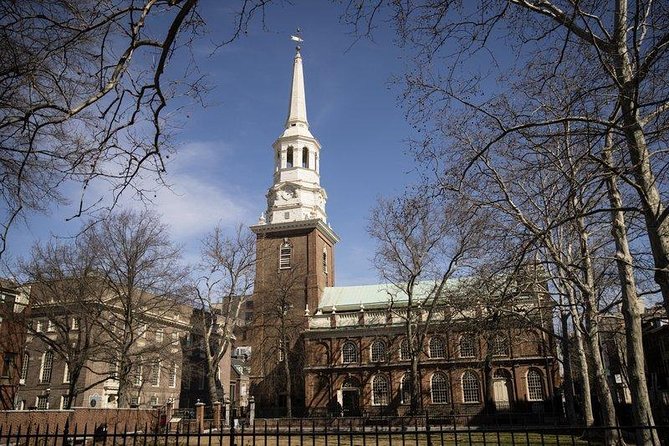 True Crime Philadelphia and History Tour - Christ Church Burial Ground brings the stories together