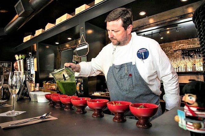 Undiscovered Charleston: Half Day Food, Wine & History Tour with Cooking Class - Rainbow Row and Charleston’s famous streets