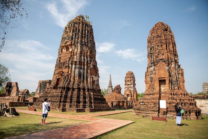 UNESCO's Ayutthaya Historical Park: Full-Day Tour from Bangkok - Wat Phra Si Sanphet and the royal center