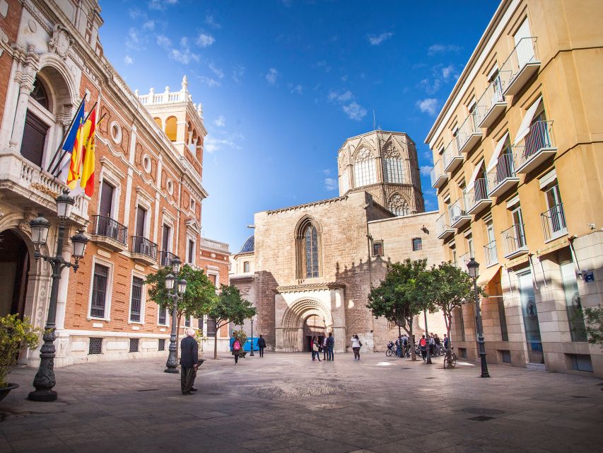 Valencia: Essentials and World Heritages Sites Walking Tour - Starting beside Valencia’s grand railway station