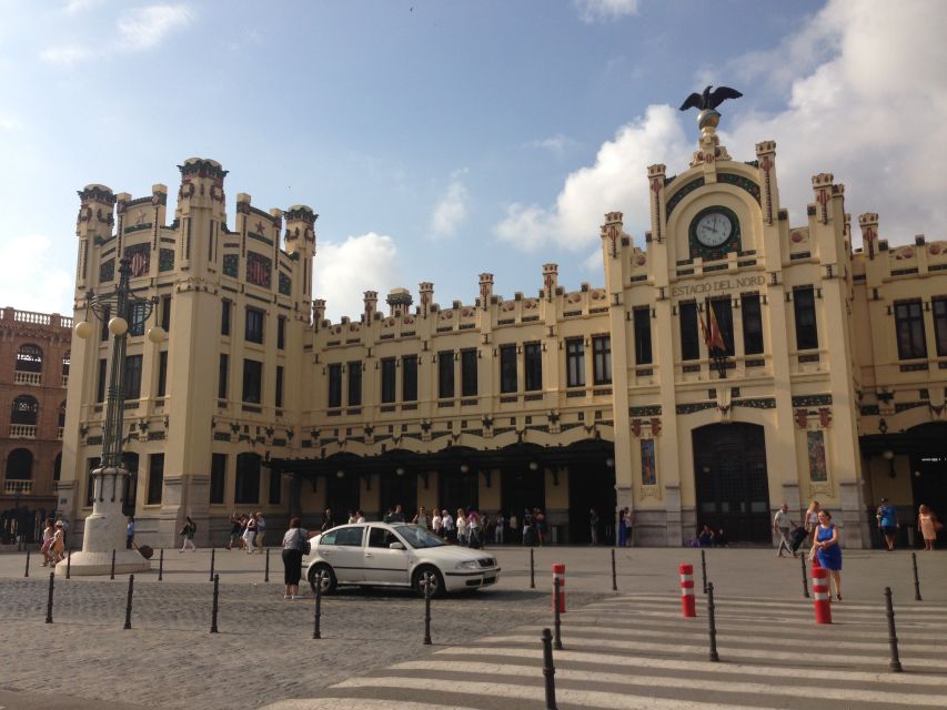 Valencia: Historical Walking Tour - Plaza Redonda and the small-scale Old Town