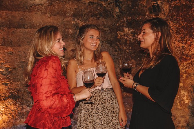 Valencia Old Town Tour with Wine & Tapas in 11th Century Historic Monument - Guide quality and group atmosphere
