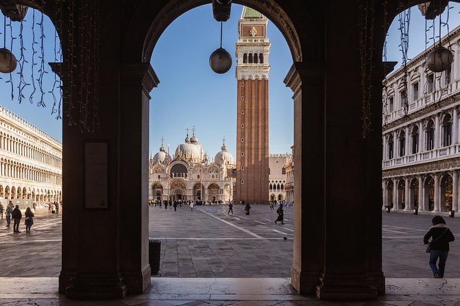 Venice's Best: Basilica, Doge's Palace, Gondola & History Gallery - The VR Venice history gallery