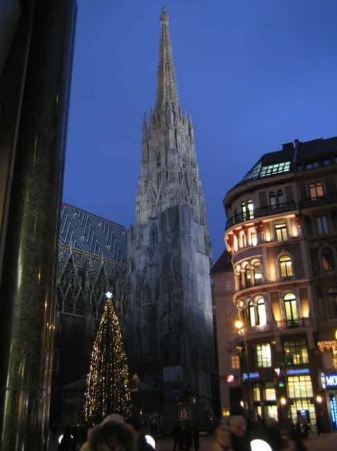 Vienna: Essential History Walking Tour - The Imperial Treasury and the value of a guided preview
