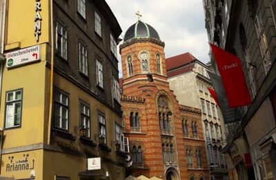 historical tours with locals in the unknown City,