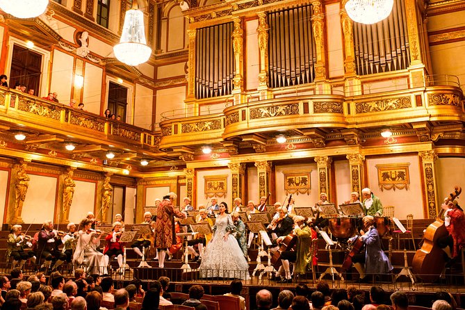 Vienna Mozart Concert in Historical Costumes at the Musikverein - Arriving at Musikvereinsplatz at 8:15 pm