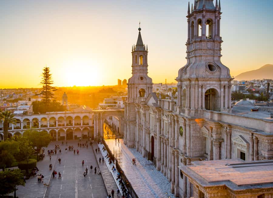 Walking tour in the Historic Center of Arequipa - Starting near the Plaza de Armas