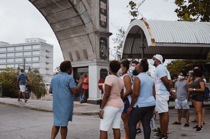 Walking Tour of Historic Bridgetown - Independence Arch and National Heroes Square