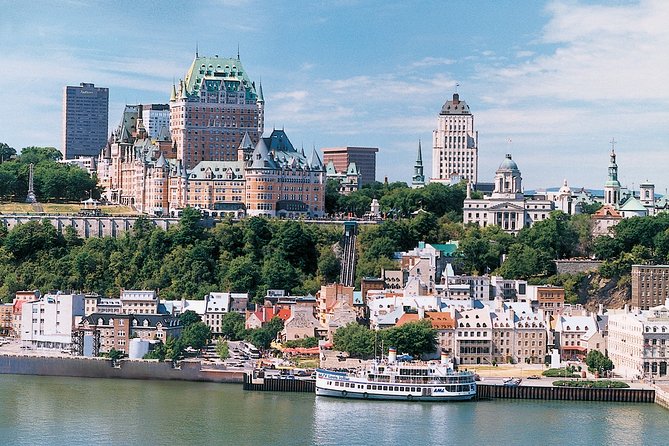 Walking Tour Through Quebec City's History - The guides make or break the experience