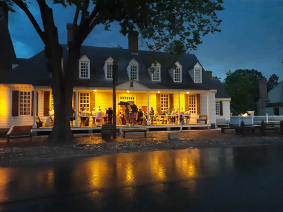 Williamsburg: The Patriots Historical Walking Tour - Starting at the reconstructed Capitol